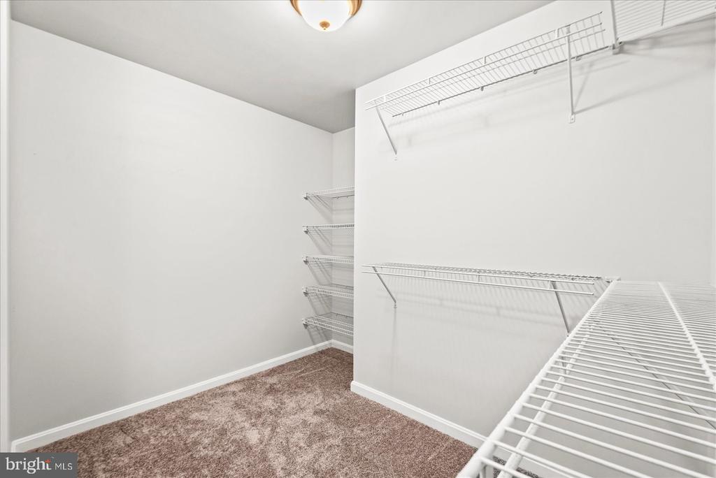 9912 HOLLAND MEADOWS CT, FREDERICKSBURG, Virginia 22408, 6 Bedrooms Bedrooms, ,4 BathroomsBathrooms,Residential,9912 HOLLAND MEADOWS CT,VASP2042824 MLS # VASP2042824