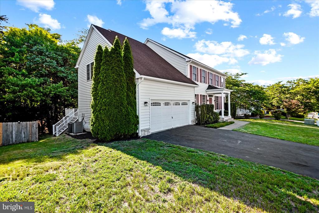 9912 HOLLAND MEADOWS CT, FREDERICKSBURG, Virginia 22408, 6 Bedrooms Bedrooms, ,4 BathroomsBathrooms,Residential,9912 HOLLAND MEADOWS CT,VASP2042824 MLS # VASP2042824