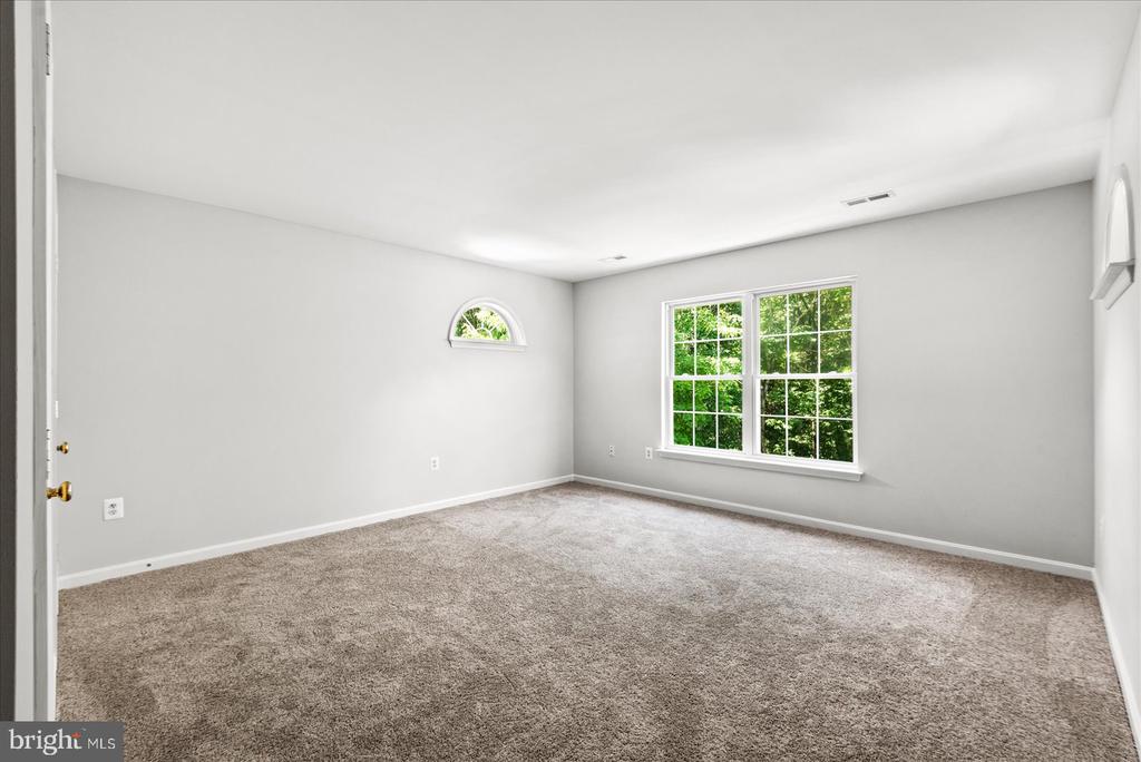 9912 HOLLAND MEADOWS CT, FREDERICKSBURG, Virginia 22408, 6 Bedrooms Bedrooms, ,4 BathroomsBathrooms,Residential,9912 HOLLAND MEADOWS CT,VASP2042824 MLS # VASP2042824