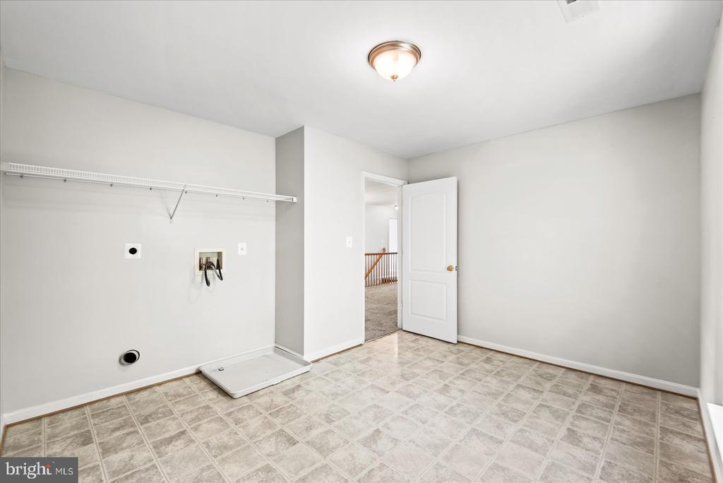 9912 HOLLAND MEADOWS CT, FREDERICKSBURG, Virginia 22408, 6 Bedrooms Bedrooms, ,4 BathroomsBathrooms,Residential,9912 HOLLAND MEADOWS CT,VASP2042824 MLS # VASP2042824