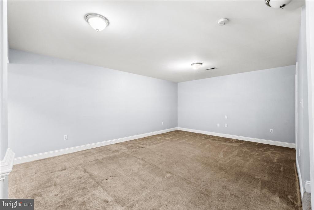 9912 HOLLAND MEADOWS CT, FREDERICKSBURG, Virginia 22408, 6 Bedrooms Bedrooms, ,4 BathroomsBathrooms,Residential,9912 HOLLAND MEADOWS CT,VASP2042824 MLS # VASP2042824