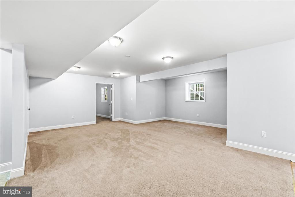 9912 HOLLAND MEADOWS CT, FREDERICKSBURG, Virginia 22408, 6 Bedrooms Bedrooms, ,4 BathroomsBathrooms,Residential,9912 HOLLAND MEADOWS CT,VASP2042824 MLS # VASP2042824