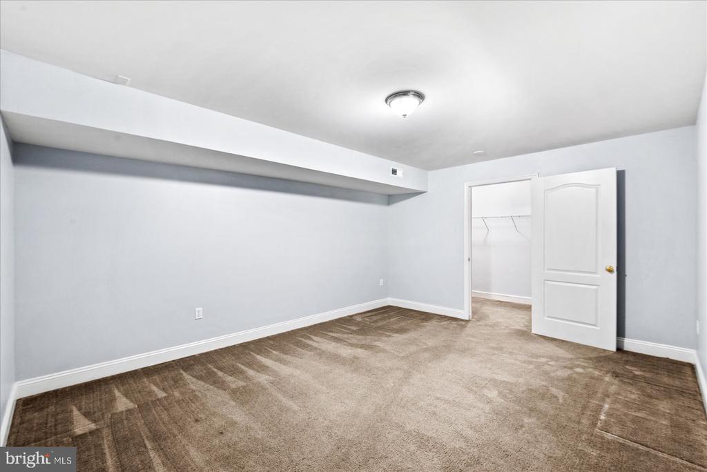 9912 HOLLAND MEADOWS CT, FREDERICKSBURG, Virginia 22408, 6 Bedrooms Bedrooms, ,4 BathroomsBathrooms,Residential,9912 HOLLAND MEADOWS CT,VASP2042824 MLS # VASP2042824
