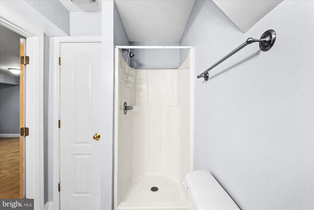 9912 HOLLAND MEADOWS CT, FREDERICKSBURG, Virginia 22408, 6 Bedrooms Bedrooms, ,4 BathroomsBathrooms,Residential,9912 HOLLAND MEADOWS CT,VASP2042824 MLS # VASP2042824