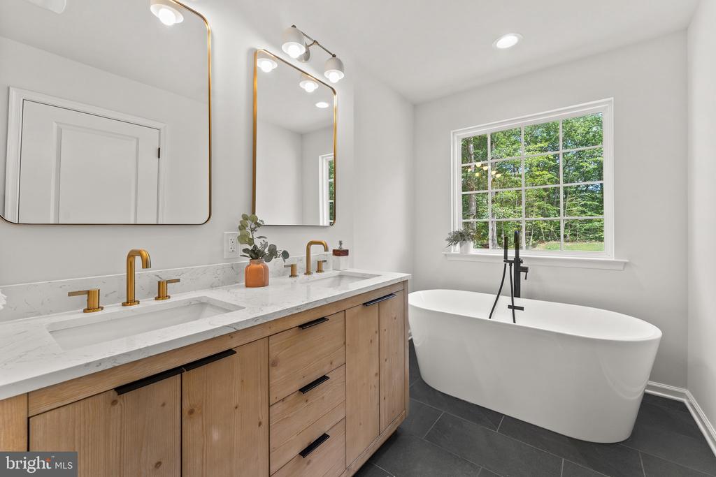 12817 PLANTATION DR, SPOTSYLVANIA, Virginia 22551, 5 Bedrooms Bedrooms, ,3 BathroomsBathrooms,Residential,12817 PLANTATION DR,VASP2042908 MLS # VASP2042908
