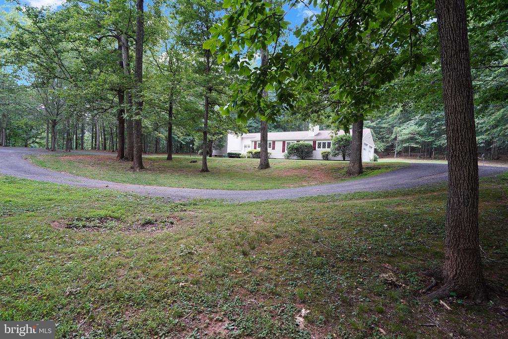 6067 PILGRIMS REST RD, BROAD RUN, Virginia 20137, 3 Bedrooms Bedrooms, ,2 BathroomsBathrooms,Residential,6067 PILGRIMS REST RD,VAFQ2022692 MLS # VAFQ2022692
