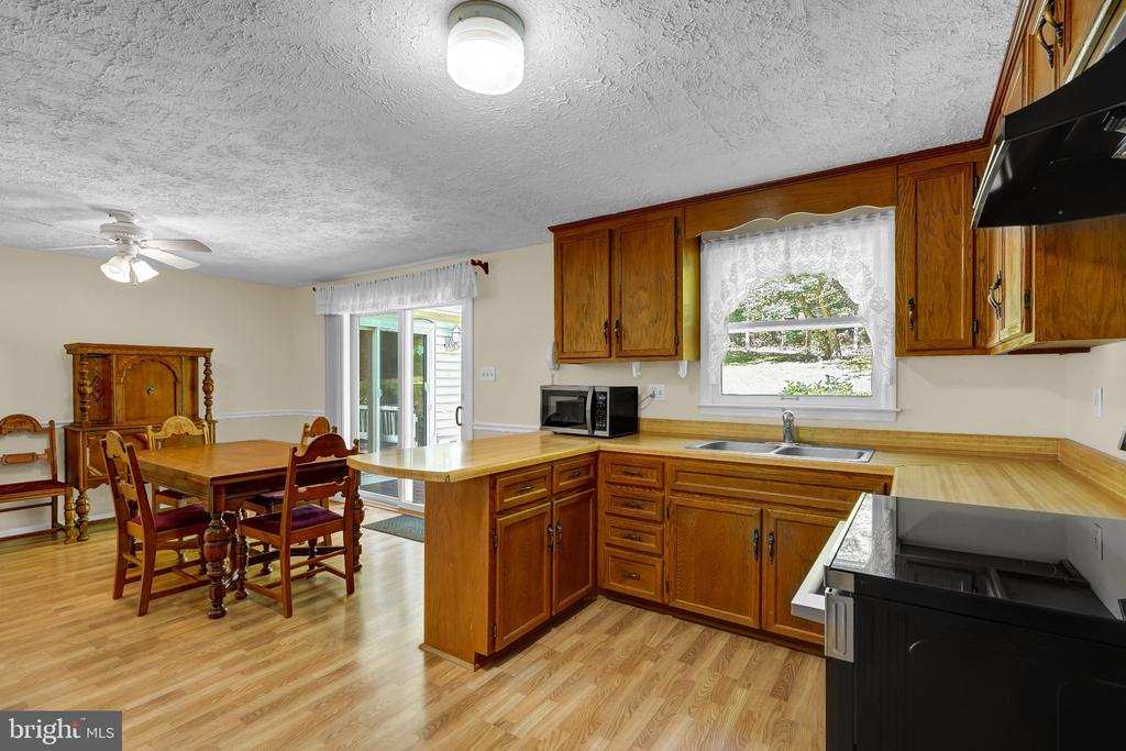 6067 PILGRIMS REST RD, BROAD RUN, Virginia 20137, 3 Bedrooms Bedrooms, ,2 BathroomsBathrooms,Residential,6067 PILGRIMS REST RD,VAFQ2022692 MLS # VAFQ2022692