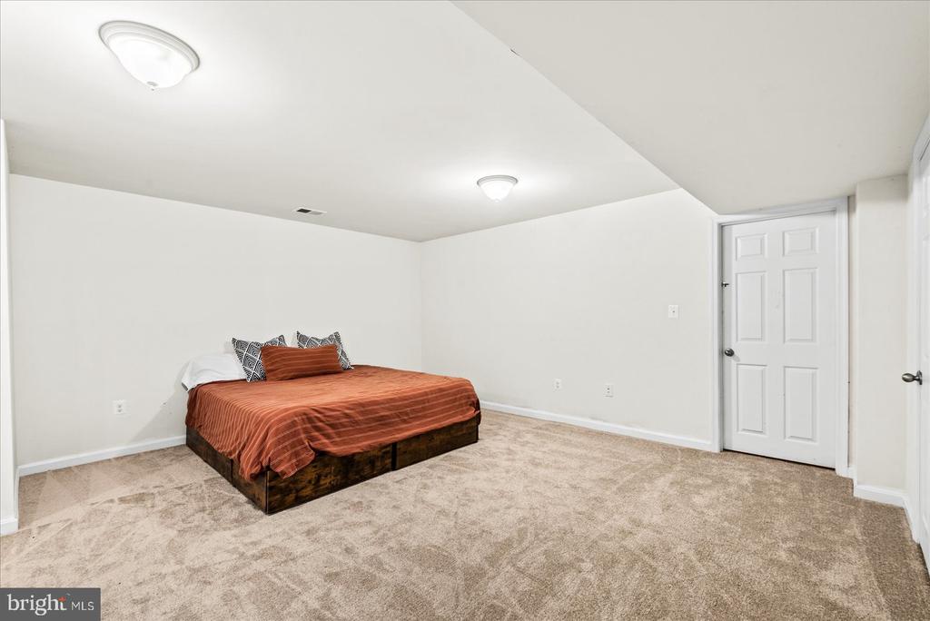 643 PELHAMS REACH DR, CULPEPER, Virginia 22701, 4 Bedrooms Bedrooms, ,3 BathroomsBathrooms,Residential,643 PELHAMS REACH DR,VACU2014110 MLS # VACU2014110