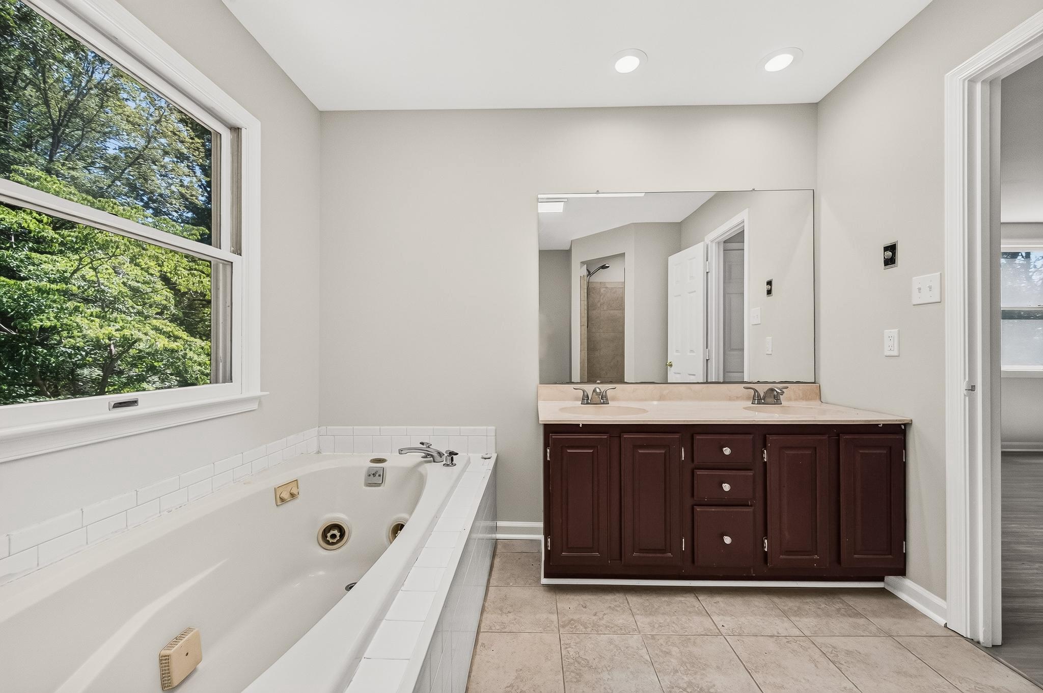 5645 COUNTRYSIDE CIR, JEFFERSONTON, Virginia 22724, 4 Bedrooms Bedrooms, ,4 BathroomsBathrooms,Residential,5645 COUNTRYSIDE CIR,VACU2014118 MLS # VACU2014118