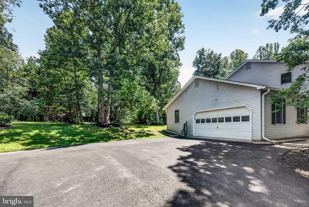 5645 COUNTRYSIDE CIR, JEFFERSONTON, Virginia 22724, 4 Bedrooms Bedrooms, ,4 BathroomsBathrooms,Residential,5645 COUNTRYSIDE CIR,VACU2014118 MLS # VACU2014118