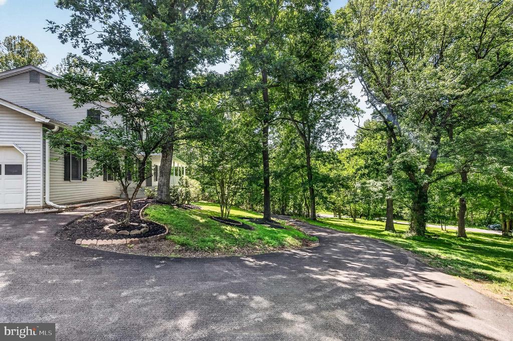 5645 COUNTRYSIDE CIR, JEFFERSONTON, Virginia 22724, 4 Bedrooms Bedrooms, ,4 BathroomsBathrooms,Residential,5645 COUNTRYSIDE CIR,VACU2014118 MLS # VACU2014118