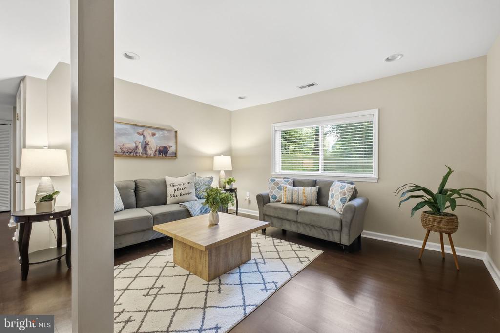 7371 CROWN LN, WARRENTON, Virginia 20187, 4 Bedrooms Bedrooms, ,3 BathroomsBathrooms,Residential,7371 CROWN LN,VAFQ2022758 MLS # VAFQ2022758