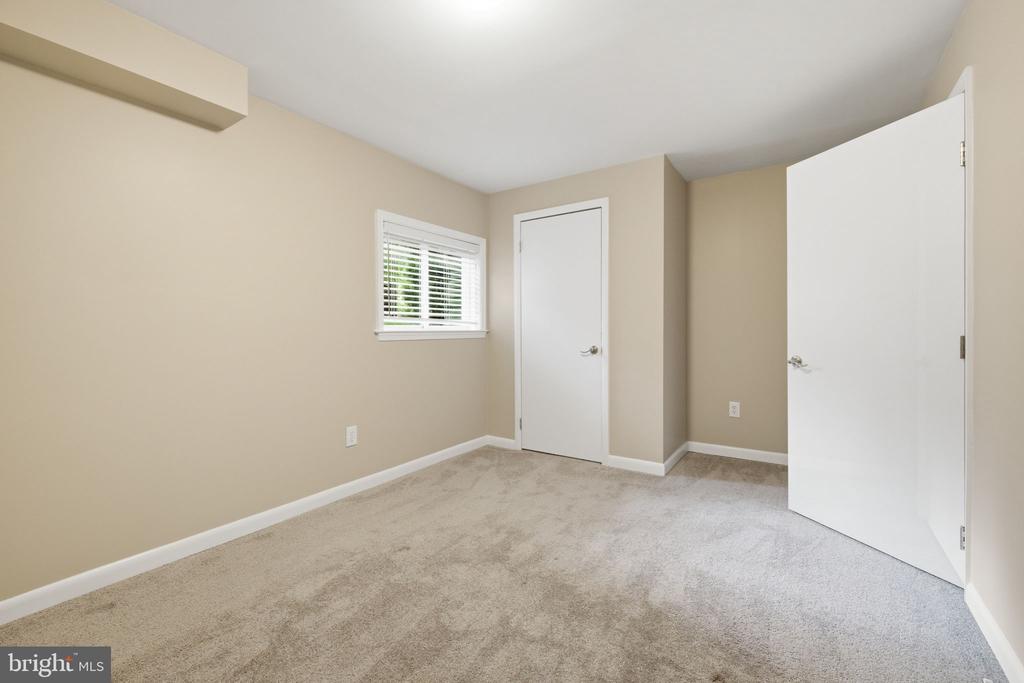 7371 CROWN LN, WARRENTON, Virginia 20187, 4 Bedrooms Bedrooms, ,3 BathroomsBathrooms,Residential,7371 CROWN LN,VAFQ2022758 MLS # VAFQ2022758