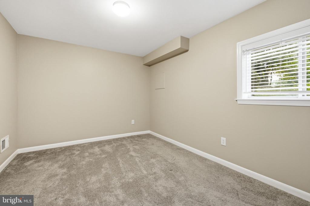 7371 CROWN LN, WARRENTON, Virginia 20187, 4 Bedrooms Bedrooms, ,3 BathroomsBathrooms,Residential,7371 CROWN LN,VAFQ2022758 MLS # VAFQ2022758
