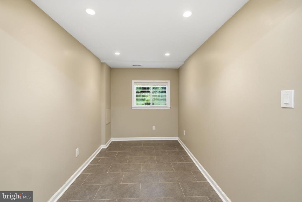7371 CROWN LN, WARRENTON, Virginia 20187, 4 Bedrooms Bedrooms, ,3 BathroomsBathrooms,Residential,7371 CROWN LN,VAFQ2022758 MLS # VAFQ2022758