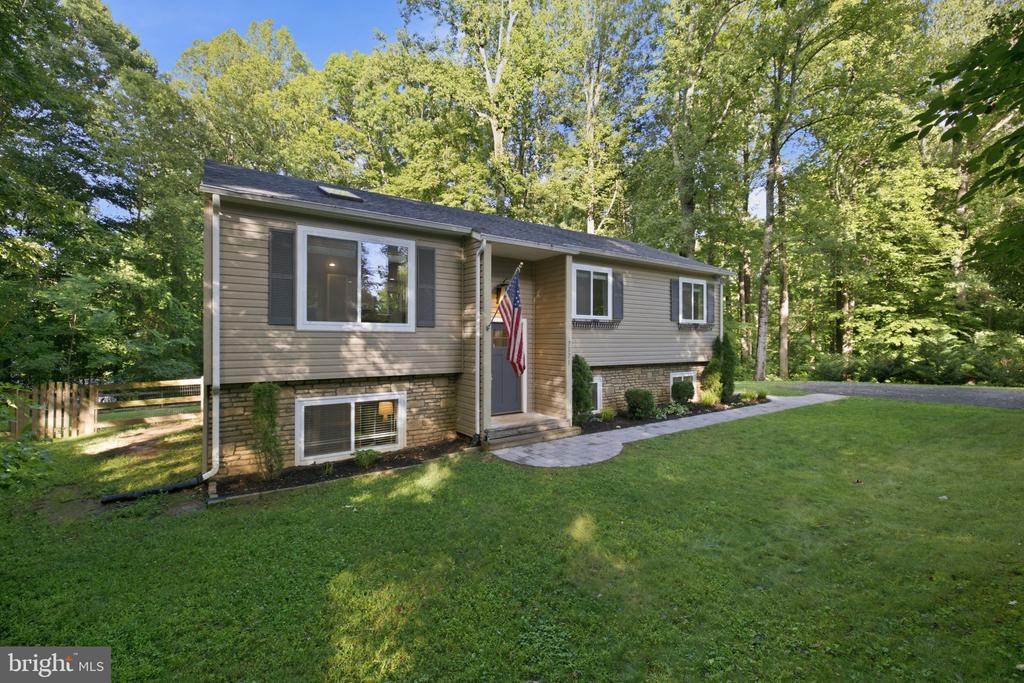 7371 CROWN LN, WARRENTON, Virginia 20187, 4 Bedrooms Bedrooms, ,3 BathroomsBathrooms,Residential,7371 CROWN LN,VAFQ2022758 MLS # VAFQ2022758