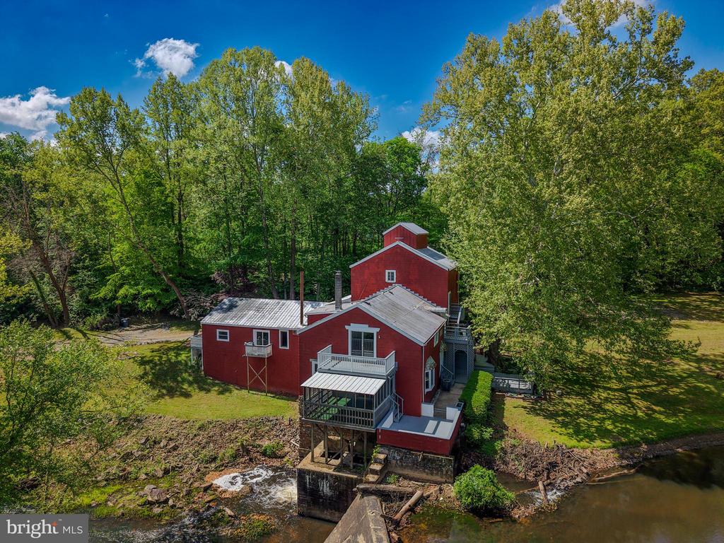 6908 ROXBURY MILL RD, SPOTSYLVANIA, Virginia 22551, 7 Bedrooms Bedrooms, ,5 BathroomsBathrooms,Residential,6908 ROXBURY MILL RD,VASP2043256 MLS # VASP2043256