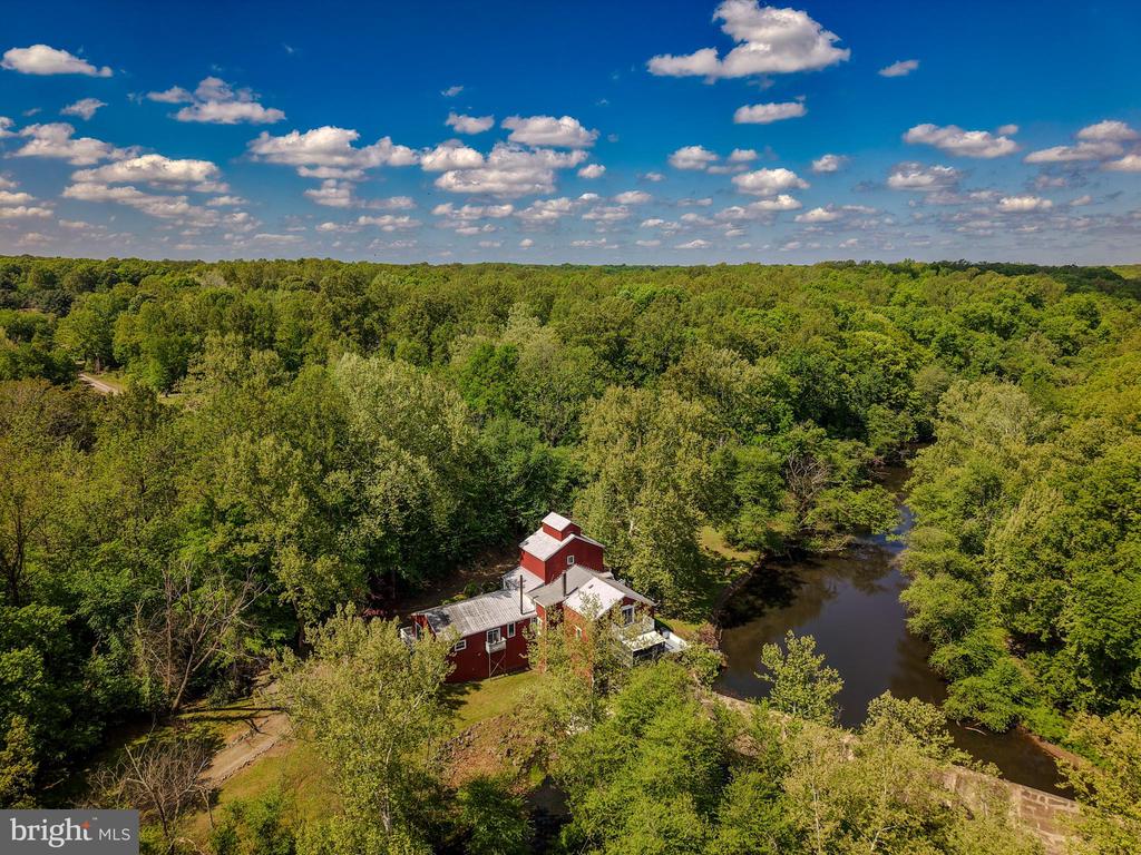 6908 ROXBURY MILL RD, SPOTSYLVANIA, Virginia 22551, 7 Bedrooms Bedrooms, ,5 BathroomsBathrooms,Residential,6908 ROXBURY MILL RD,VASP2043256 MLS # VASP2043256