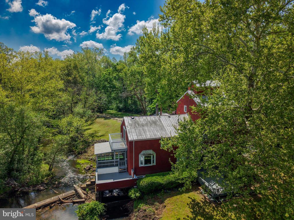 6908 ROXBURY MILL RD, SPOTSYLVANIA, Virginia 22551, 7 Bedrooms Bedrooms, ,5 BathroomsBathrooms,Residential,6908 ROXBURY MILL RD,VASP2043256 MLS # VASP2043256