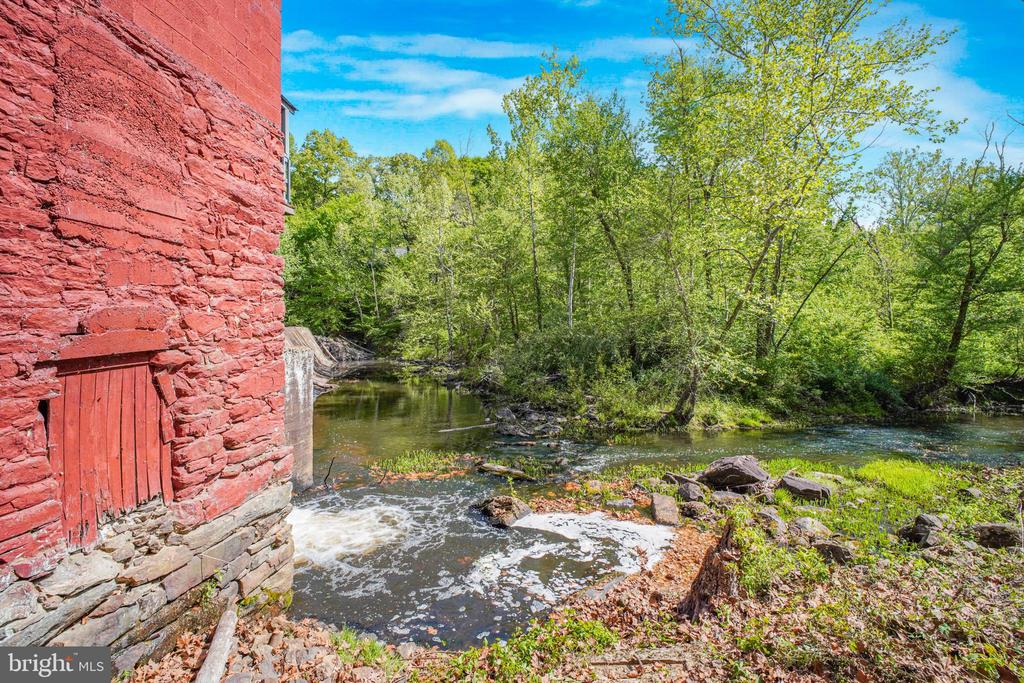 6908 ROXBURY MILL RD, SPOTSYLVANIA, Virginia 22551, 7 Bedrooms Bedrooms, ,5 BathroomsBathrooms,Residential,6908 ROXBURY MILL RD,VASP2043256 MLS # VASP2043256