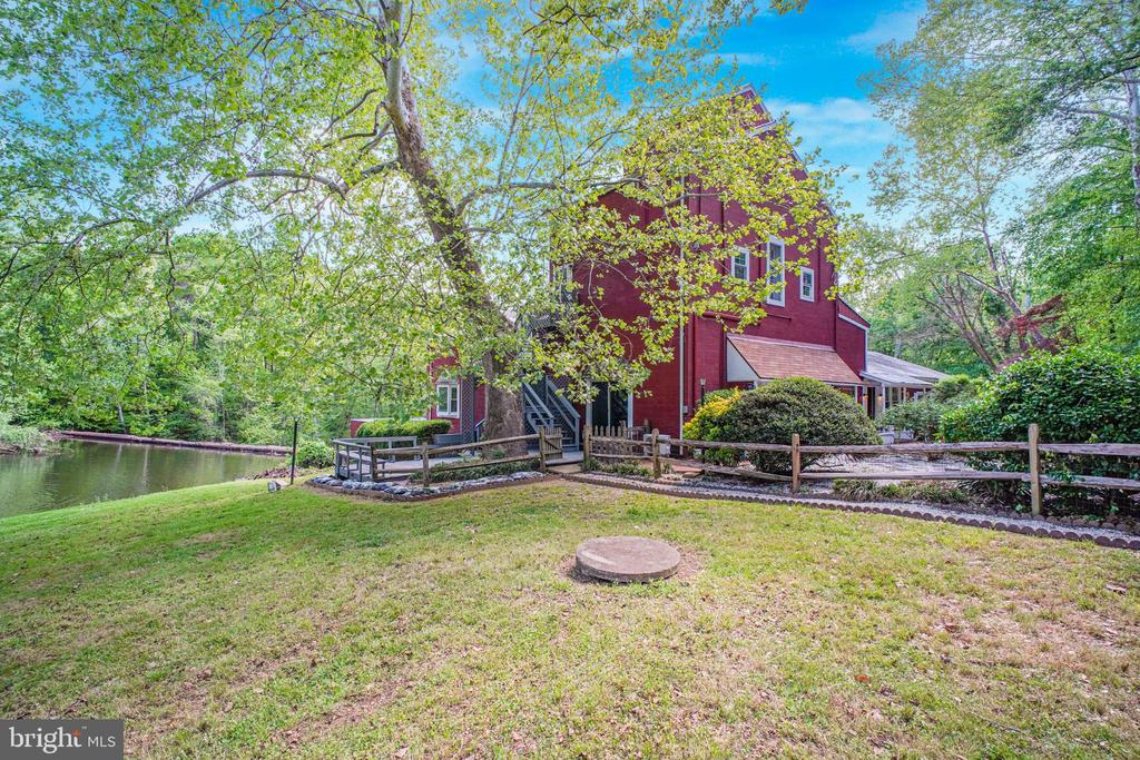 6908 ROXBURY MILL RD, SPOTSYLVANIA, Virginia 22551, 7 Bedrooms Bedrooms, ,5 BathroomsBathrooms,Residential,6908 ROXBURY MILL RD,VASP2043256 MLS # VASP2043256