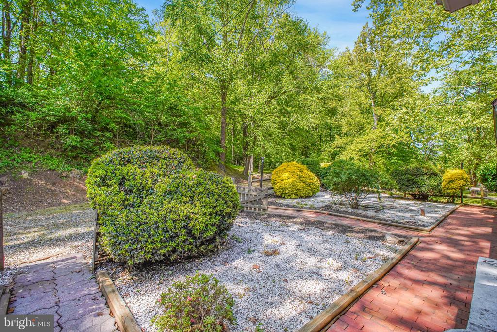 6908 ROXBURY MILL RD, SPOTSYLVANIA, Virginia 22551, 7 Bedrooms Bedrooms, ,5 BathroomsBathrooms,Residential,6908 ROXBURY MILL RD,VASP2043256 MLS # VASP2043256