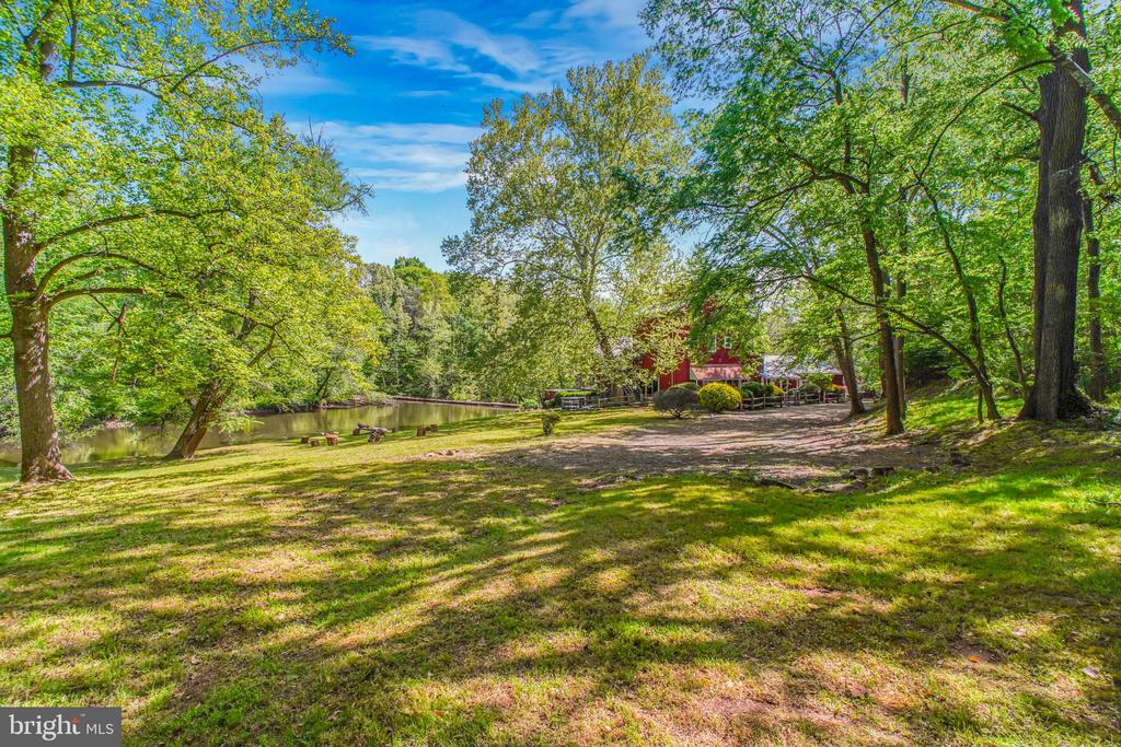 6908 ROXBURY MILL RD, SPOTSYLVANIA, Virginia 22551, 7 Bedrooms Bedrooms, ,5 BathroomsBathrooms,Residential,6908 ROXBURY MILL RD,VASP2043256 MLS # VASP2043256