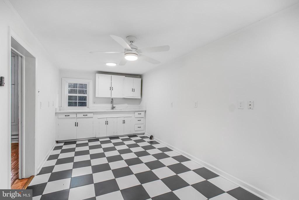 6908 ROXBURY MILL RD, SPOTSYLVANIA, Virginia 22551, 7 Bedrooms Bedrooms, ,5 BathroomsBathrooms,Residential,6908 ROXBURY MILL RD,VASP2043256 MLS # VASP2043256