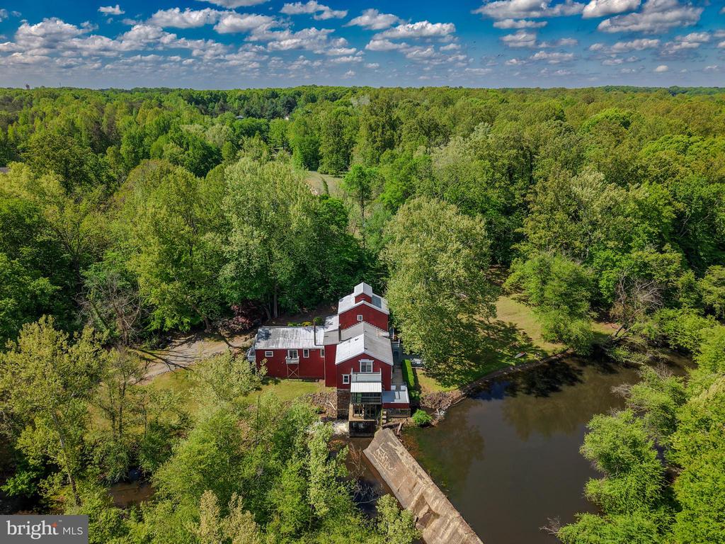 6908 ROXBURY MILL RD, SPOTSYLVANIA, Virginia 22551, 7 Bedrooms Bedrooms, ,5 BathroomsBathrooms,Residential,6908 ROXBURY MILL RD,VASP2043256 MLS # VASP2043256