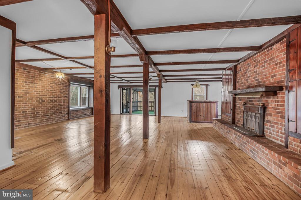 6908 ROXBURY MILL RD, SPOTSYLVANIA, Virginia 22551, 7 Bedrooms Bedrooms, ,5 BathroomsBathrooms,Residential,6908 ROXBURY MILL RD,VASP2043256 MLS # VASP2043256