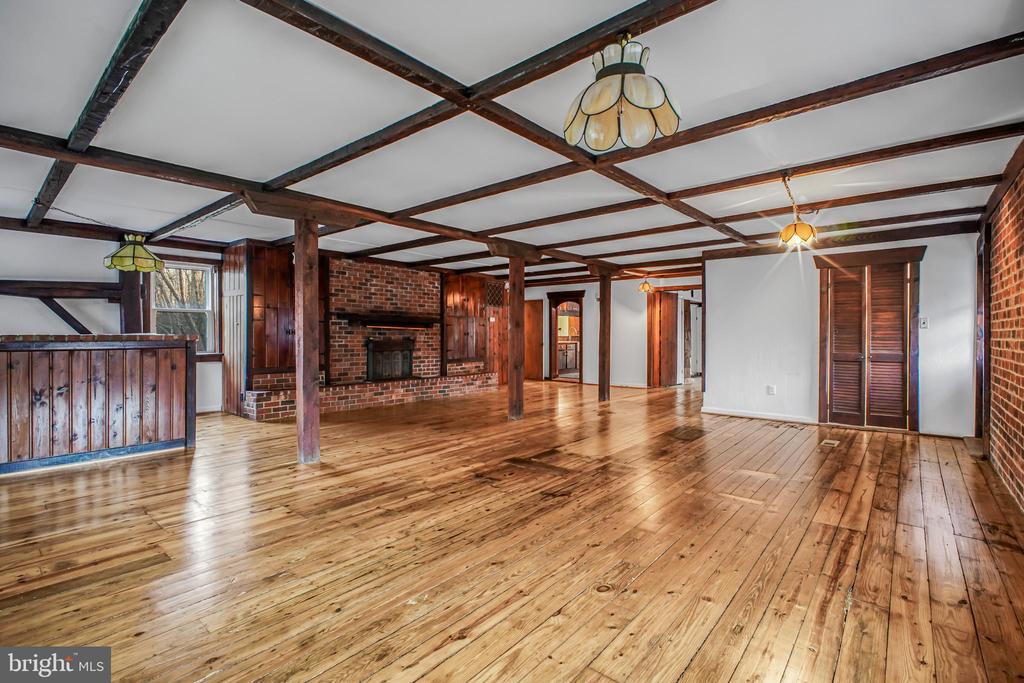 6908 ROXBURY MILL RD, SPOTSYLVANIA, Virginia 22551, 7 Bedrooms Bedrooms, ,5 BathroomsBathrooms,Residential,6908 ROXBURY MILL RD,VASP2043256 MLS # VASP2043256