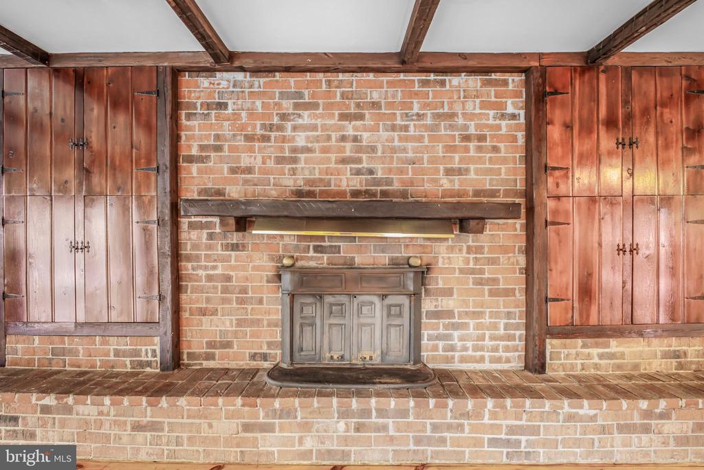6908 ROXBURY MILL RD, SPOTSYLVANIA, Virginia 22551, 7 Bedrooms Bedrooms, ,5 BathroomsBathrooms,Residential,6908 ROXBURY MILL RD,VASP2043256 MLS # VASP2043256