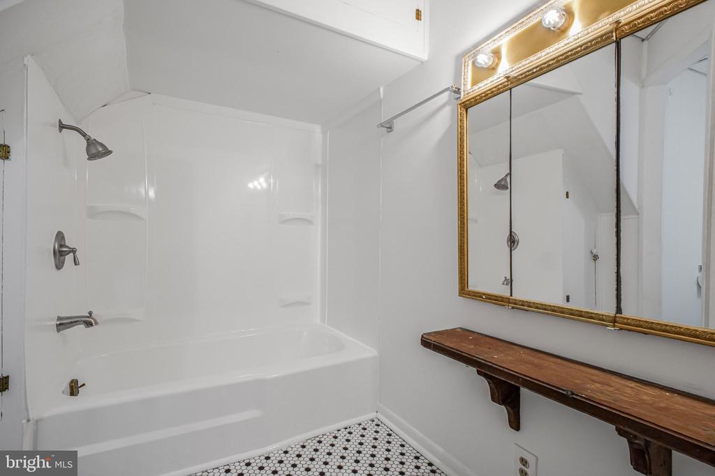 6908 ROXBURY MILL RD, SPOTSYLVANIA, Virginia 22551, 7 Bedrooms Bedrooms, ,5 BathroomsBathrooms,Residential,6908 ROXBURY MILL RD,VASP2043256 MLS # VASP2043256