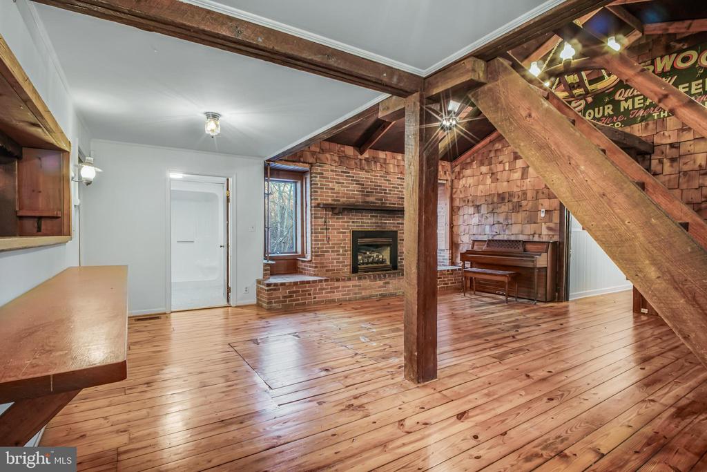 6908 ROXBURY MILL RD, SPOTSYLVANIA, Virginia 22551, 7 Bedrooms Bedrooms, ,5 BathroomsBathrooms,Residential,6908 ROXBURY MILL RD,VASP2043256 MLS # VASP2043256