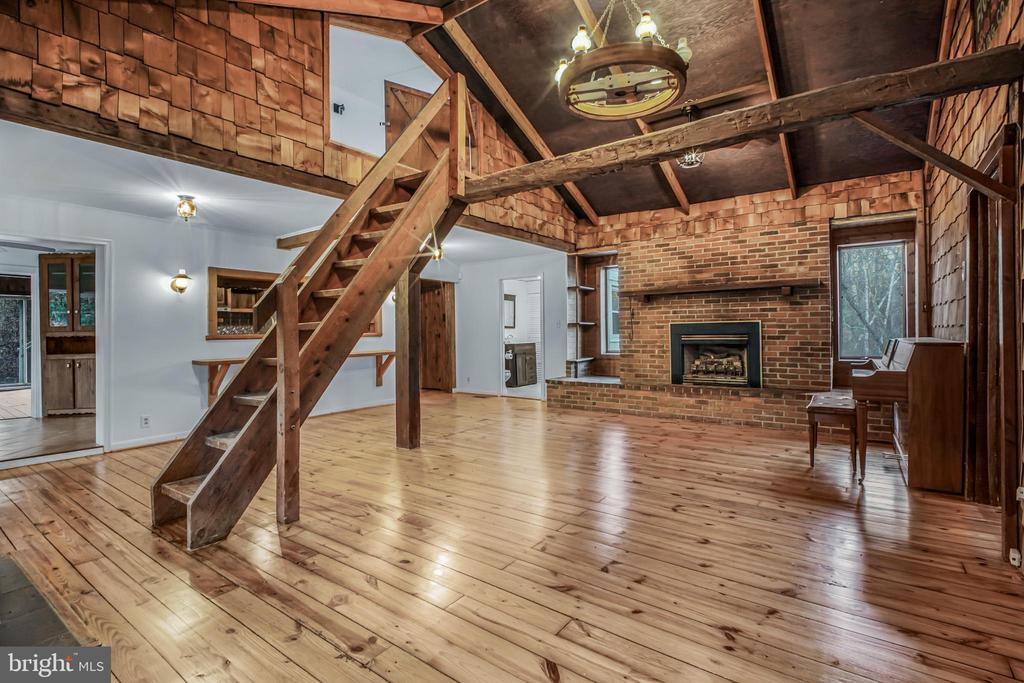 6908 ROXBURY MILL RD, SPOTSYLVANIA, Virginia 22551, 7 Bedrooms Bedrooms, ,5 BathroomsBathrooms,Residential,6908 ROXBURY MILL RD,VASP2043256 MLS # VASP2043256
