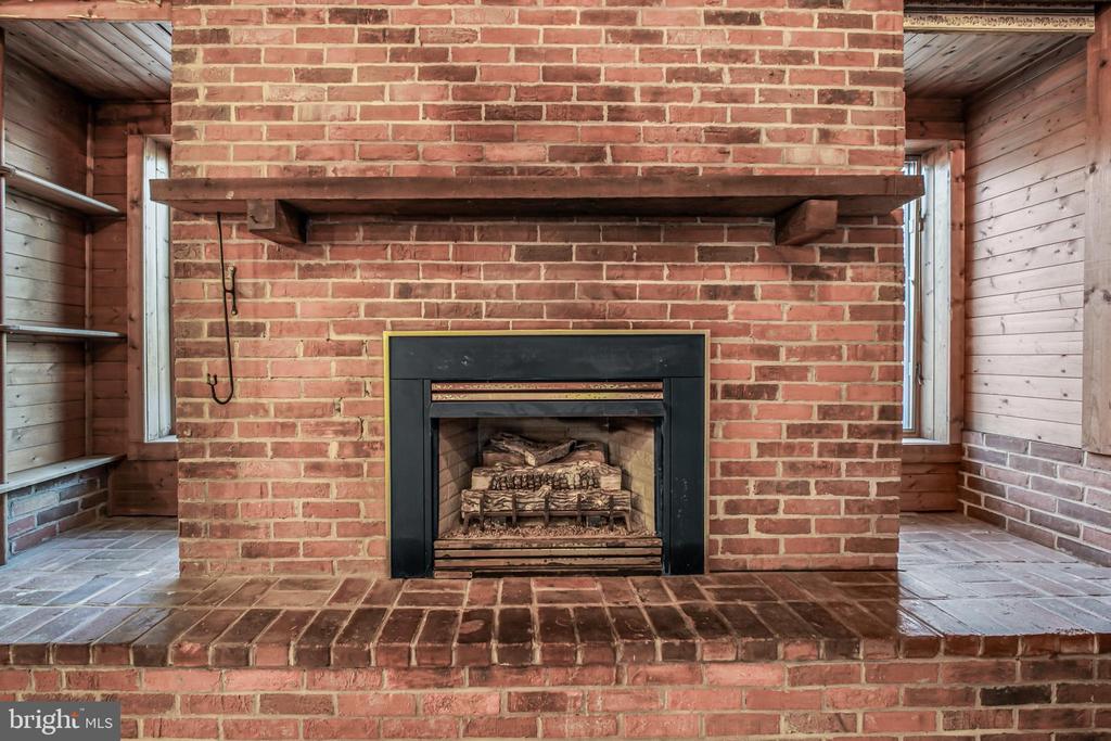 6908 ROXBURY MILL RD, SPOTSYLVANIA, Virginia 22551, 7 Bedrooms Bedrooms, ,5 BathroomsBathrooms,Residential,6908 ROXBURY MILL RD,VASP2043256 MLS # VASP2043256