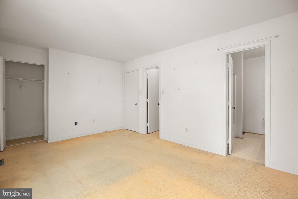 11203 SALEM VILLAGE DR, FREDERICKSBURG, Virginia 22407, 2 Bedrooms Bedrooms, ,2 BathroomsBathrooms,Residential,VILLAGESS OF SAL,11203 SALEM VILLAGE DR,VASP2043192 MLS # VASP2043192