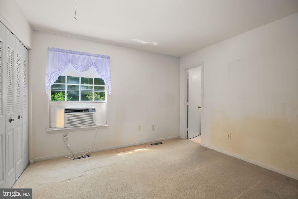 11203 SALEM VILLAGE DR, FREDERICKSBURG, Virginia 22407, 2 Bedrooms Bedrooms, ,2 BathroomsBathrooms,Residential,VILLAGESS OF SAL,11203 SALEM VILLAGE DR,VASP2043192 MLS # VASP2043192