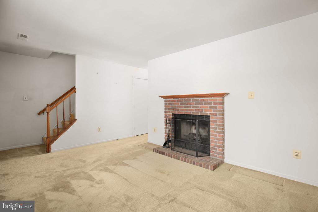 11203 SALEM VILLAGE DR, FREDERICKSBURG, Virginia 22407, 2 Bedrooms Bedrooms, ,2 BathroomsBathrooms,Residential,VILLAGESS OF SAL,11203 SALEM VILLAGE DR,VASP2043192 MLS # VASP2043192