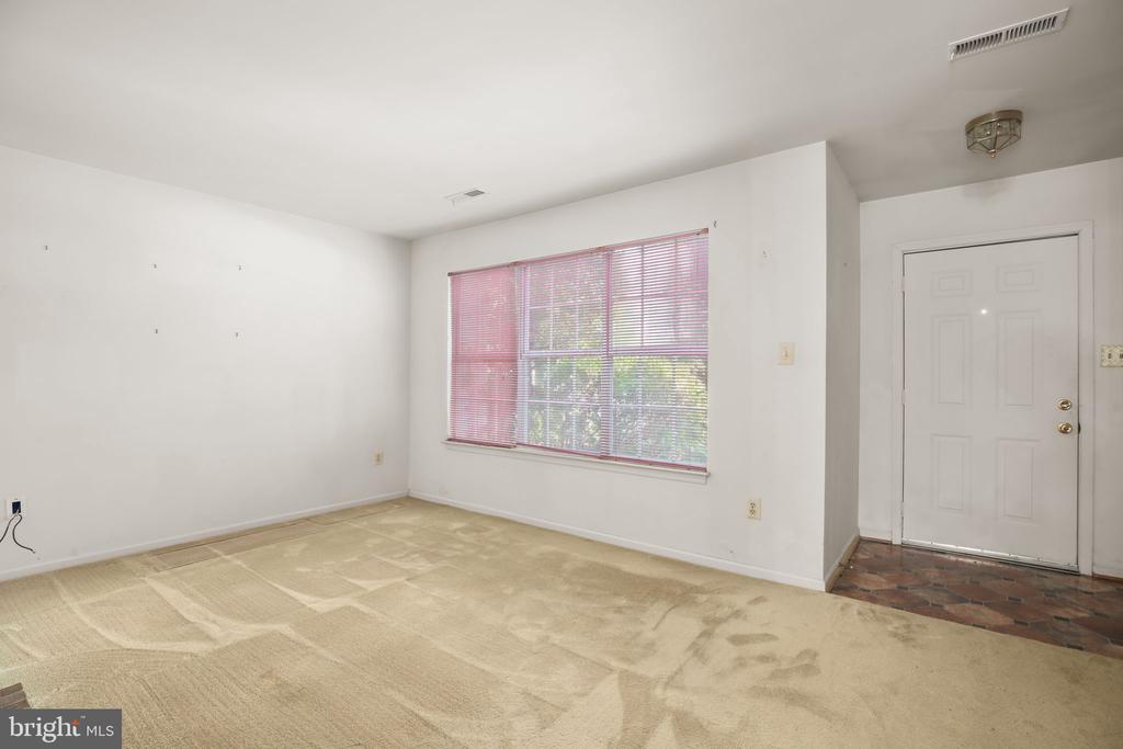 11203 SALEM VILLAGE DR, FREDERICKSBURG, Virginia 22407, 2 Bedrooms Bedrooms, ,2 BathroomsBathrooms,Residential,VILLAGESS OF SAL,11203 SALEM VILLAGE DR,VASP2043192 MLS # VASP2043192