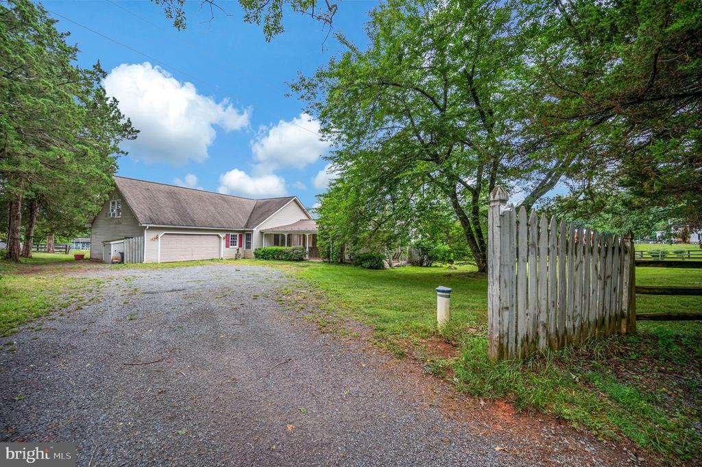 6317 LOUISIANNA RD, LOCUST GROVE, Virginia 22508, 4 Bedrooms Bedrooms, ,2 BathroomsBathrooms,Residential,6317 LOUISIANNA RD,VAOR2014552 MLS # VAOR2014552