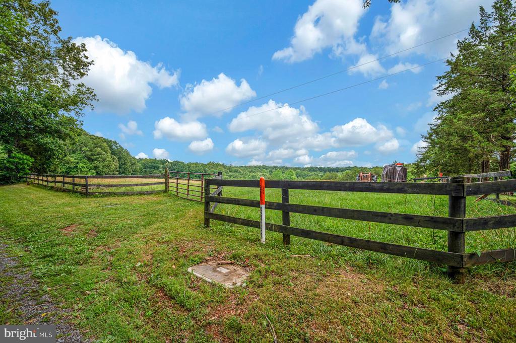 6317 LOUISIANNA RD, LOCUST GROVE, Virginia 22508, 4 Bedrooms Bedrooms, ,2 BathroomsBathrooms,Residential,6317 LOUISIANNA RD,VAOR2014552 MLS # VAOR2014552