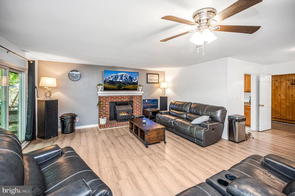 143 JEFFERSON AVE, LOCUST GROVE, Virginia 22508, 3 Bedrooms Bedrooms, ,2 BathroomsBathrooms,Residential,143 JEFFERSON AVE,VAOR2014566 MLS # VAOR2014566
