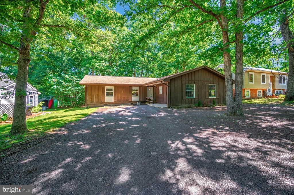 143 JEFFERSON AVE, LOCUST GROVE, Virginia 22508, 3 Bedrooms Bedrooms, ,2 BathroomsBathrooms,Residential,143 JEFFERSON AVE,VAOR2014566 MLS # VAOR2014566