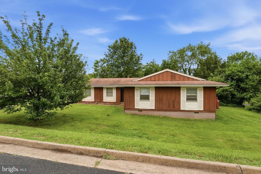 400 LAUREL ST, CULPEPER, Virginia 22701, 3 Bedrooms Bedrooms, ,2 BathroomsBathrooms,Residential,400 LAUREL ST,VACU2014192 MLS # VACU2014192