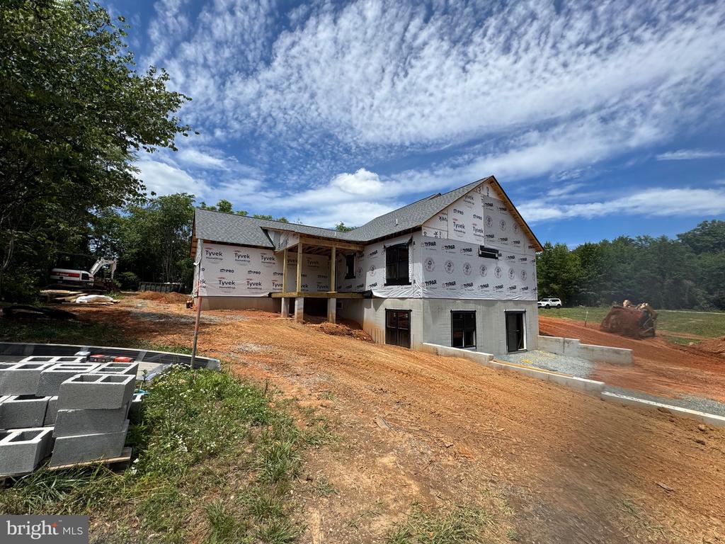 7705 THREE NOTCH RD, LOUISA, Virginia 23093, 5 Bedrooms Bedrooms, ,3 BathroomsBathrooms,Residential,7705 THREE NOTCH RD,VALA2010126 MLS # VALA2010126