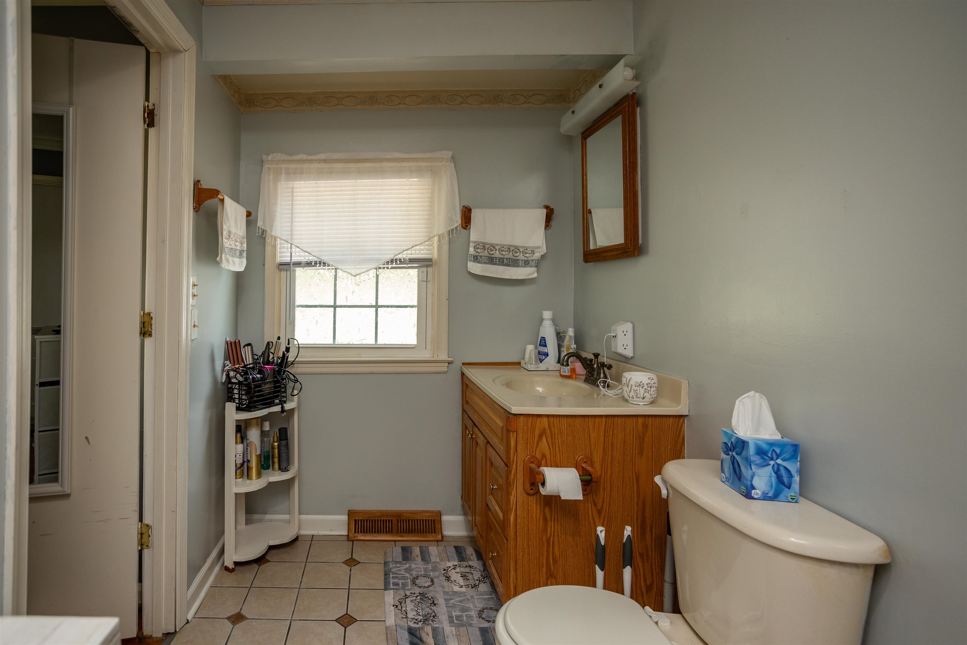 2513 KNOLLWOOD DR, STAUNTON, Virginia 24401, 4 Bedrooms Bedrooms, ,1 BathroomBathrooms,Residential,2513 KNOLLWOOD DR,678843 MLS # 678843