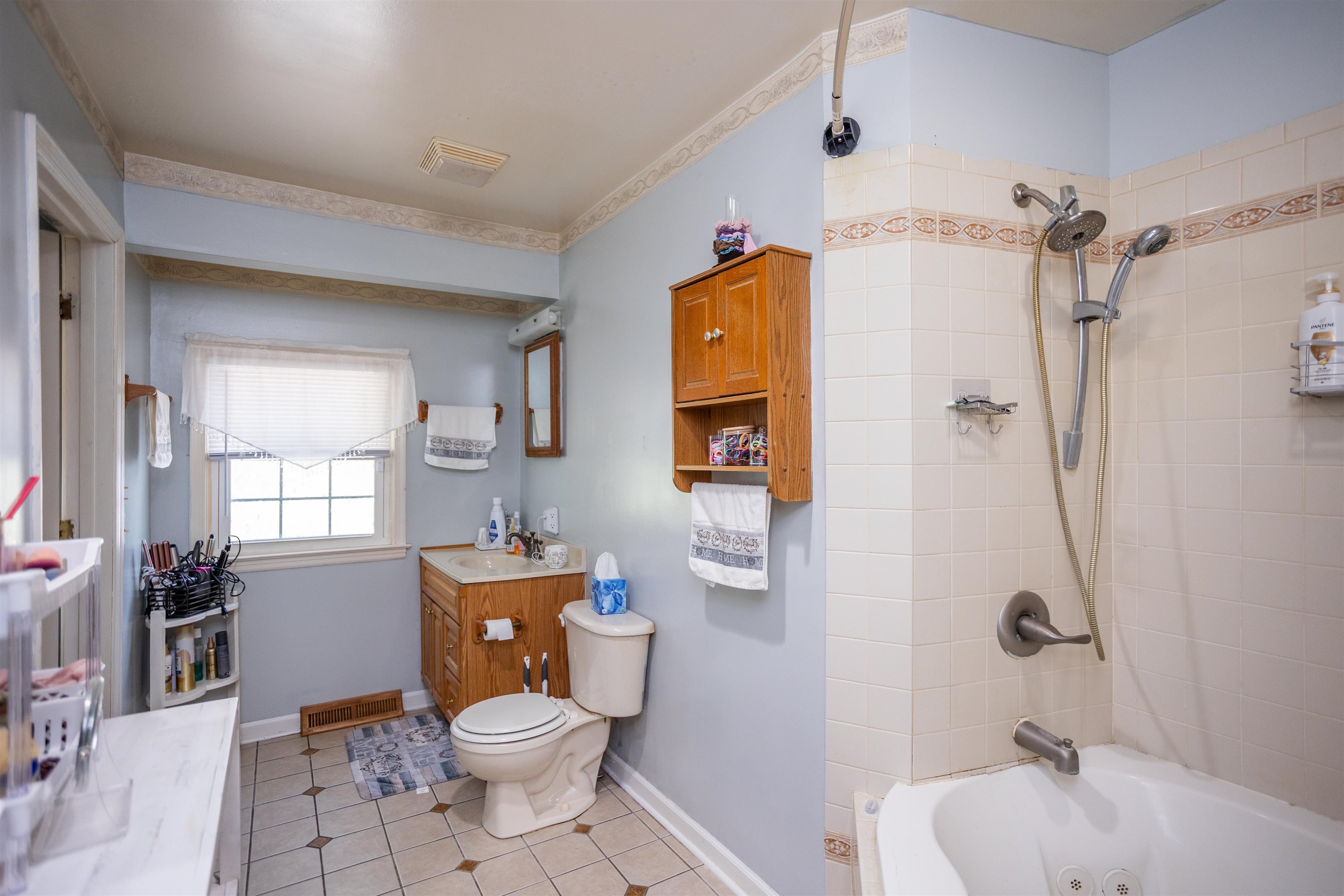 2513 KNOLLWOOD DR, STAUNTON, Virginia 24401, 4 Bedrooms Bedrooms, ,1 BathroomBathrooms,Residential,2513 KNOLLWOOD DR,678843 MLS # 678843