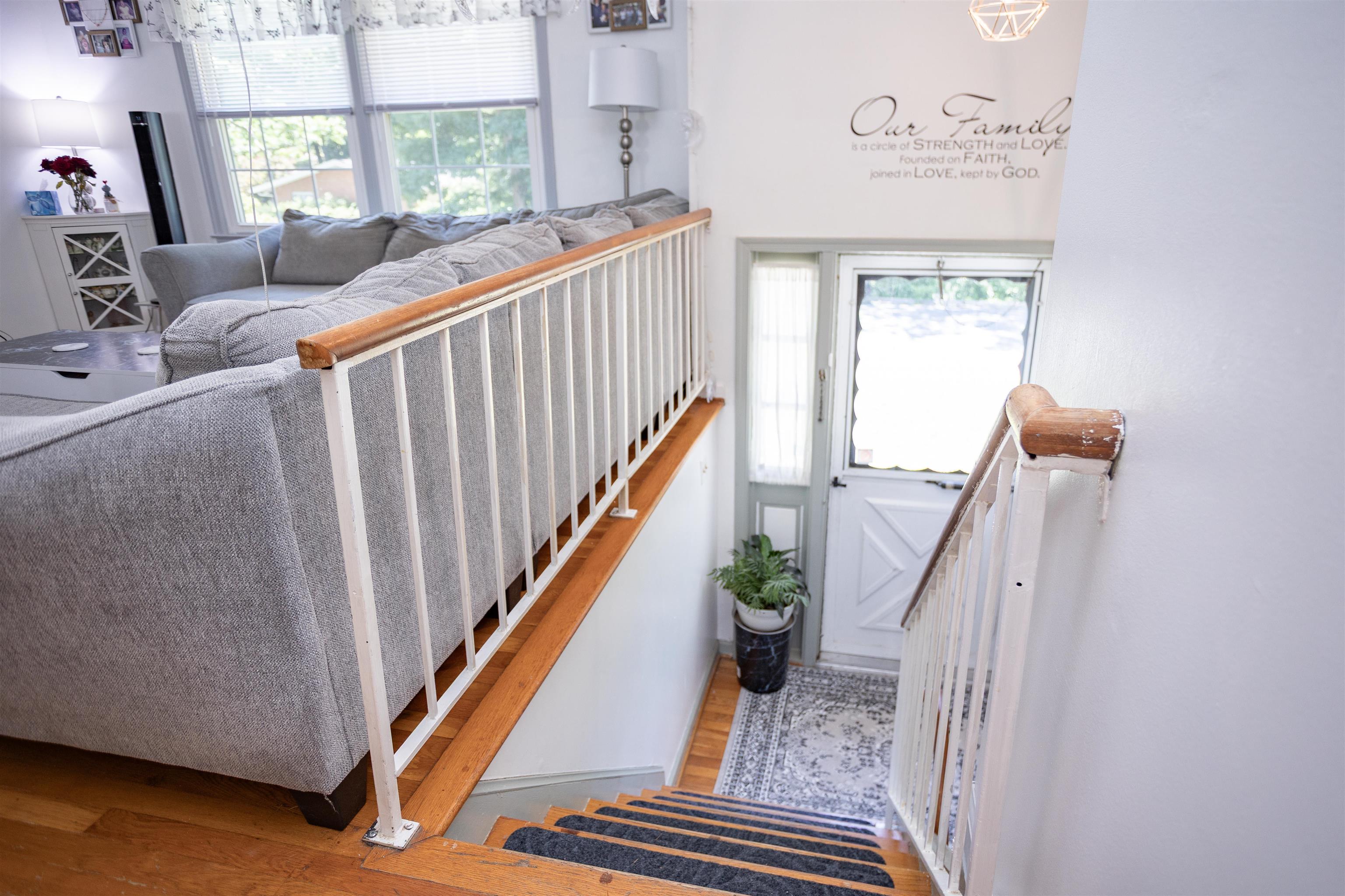 2513 KNOLLWOOD DR, STAUNTON, Virginia 24401, 4 Bedrooms Bedrooms, ,1 BathroomBathrooms,Residential,2513 KNOLLWOOD DR,678843 MLS # 678843
