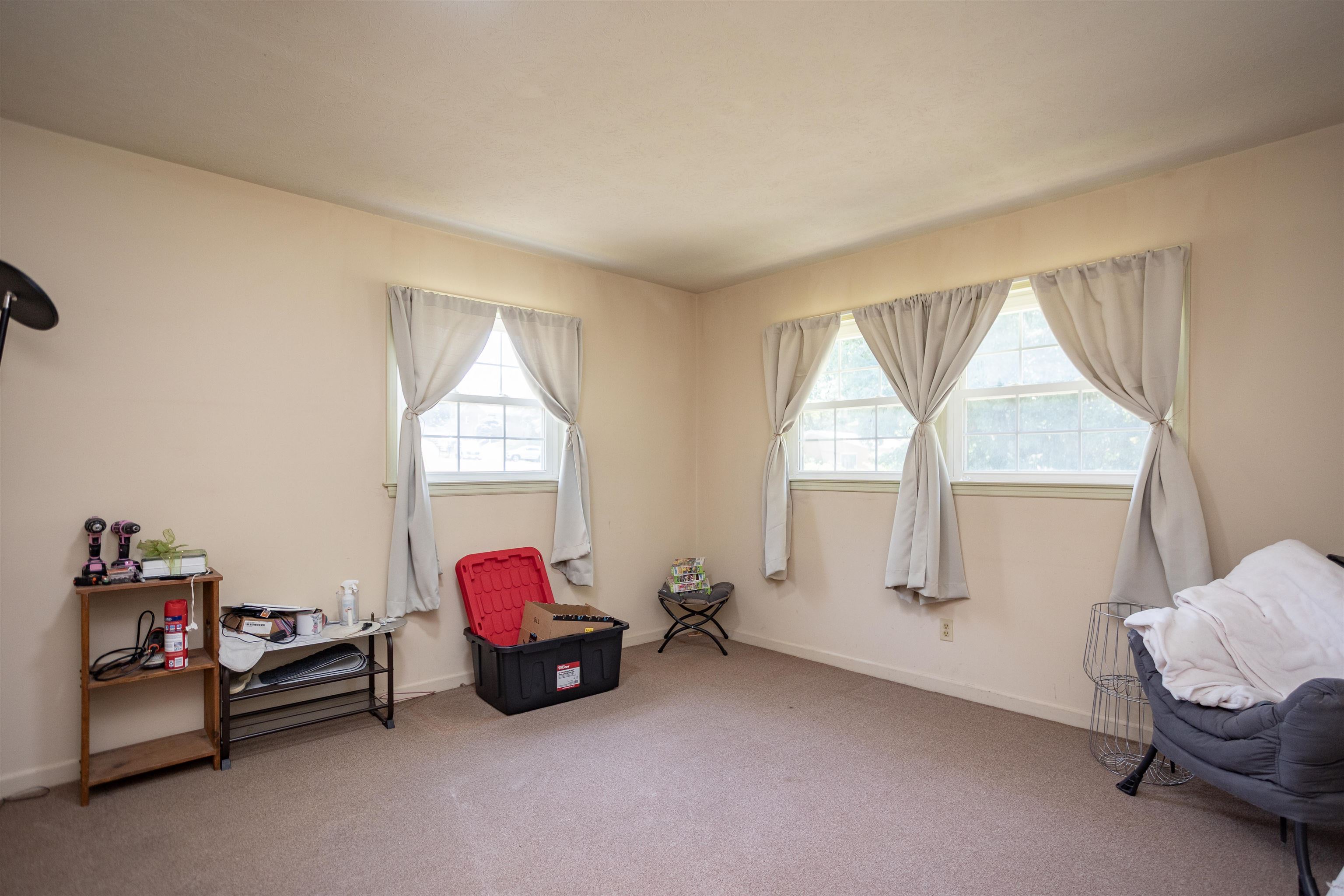 2513 KNOLLWOOD DR, STAUNTON, Virginia 24401, 4 Bedrooms Bedrooms, ,1 BathroomBathrooms,Residential,2513 KNOLLWOOD DR,678843 MLS # 678843